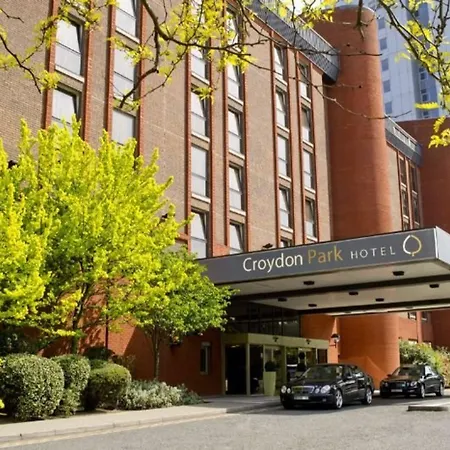 Clarion Croydon Park Hotel